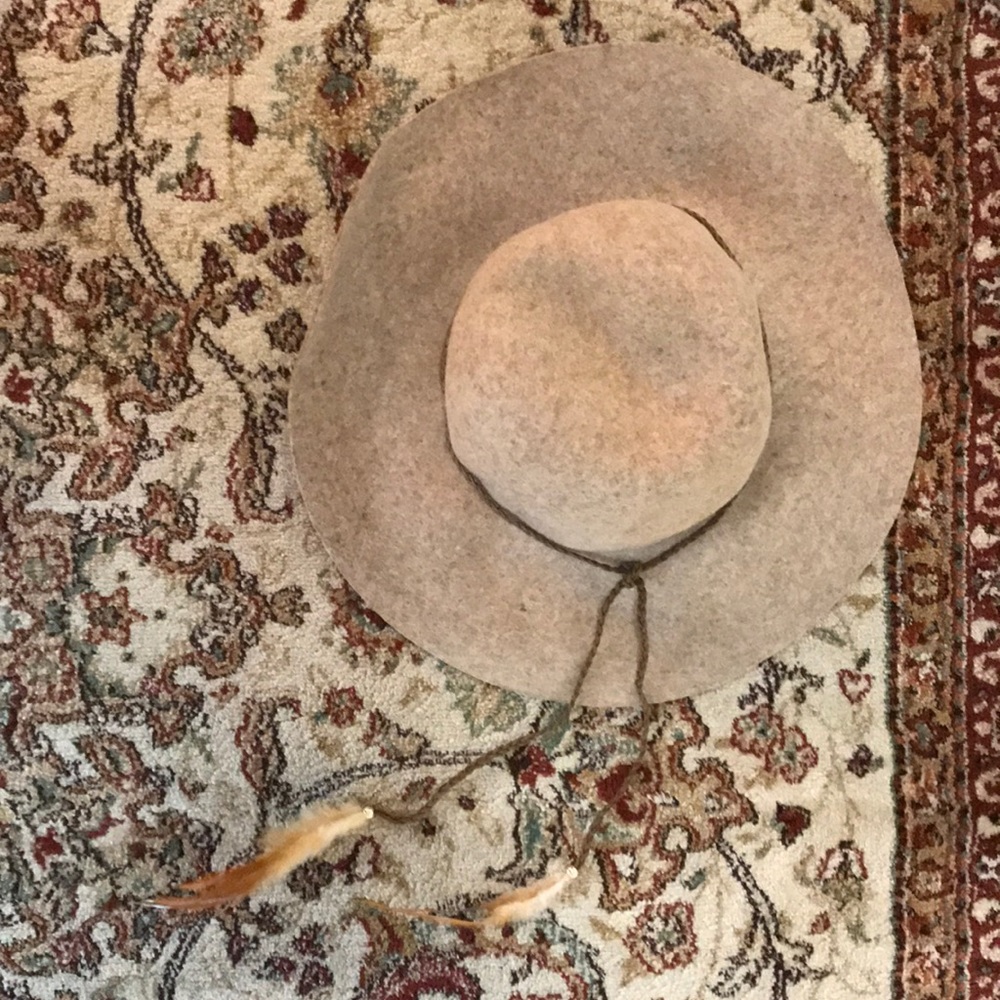 Floppy hat